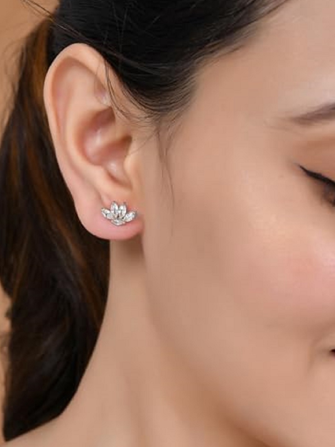 

ROOVI Floral Studs Earrings, Silver