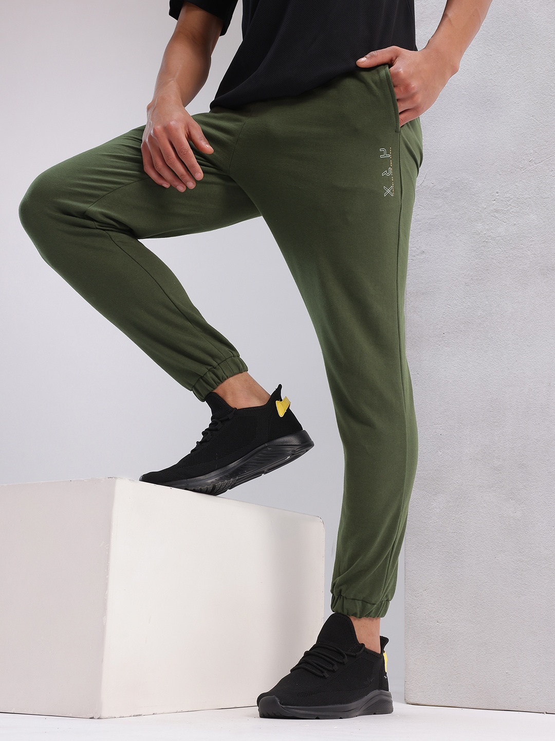 

HRX by Hrithik Roshan Men Printed Lifestyle Joggers, Olive