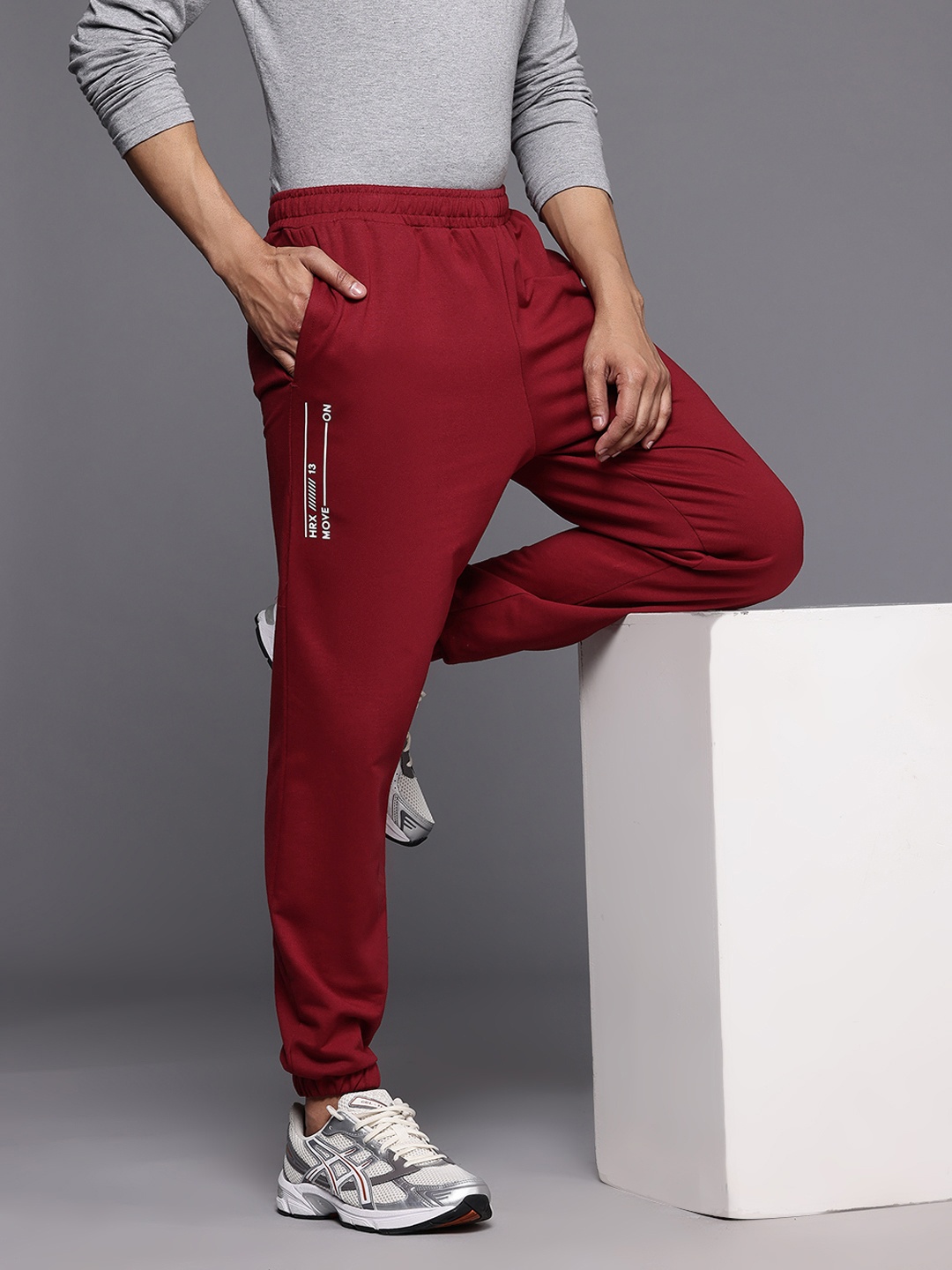 

HRX by Hrithik Roshan Men Lifestyle Joggers, Maroon