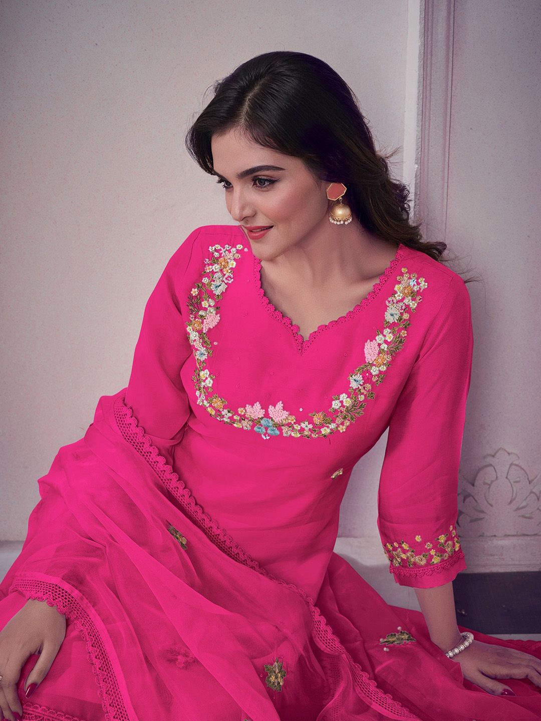 

Ishin Women Floral Embroidered Regular Kurta with Trousers & With Dupatta, Pink
