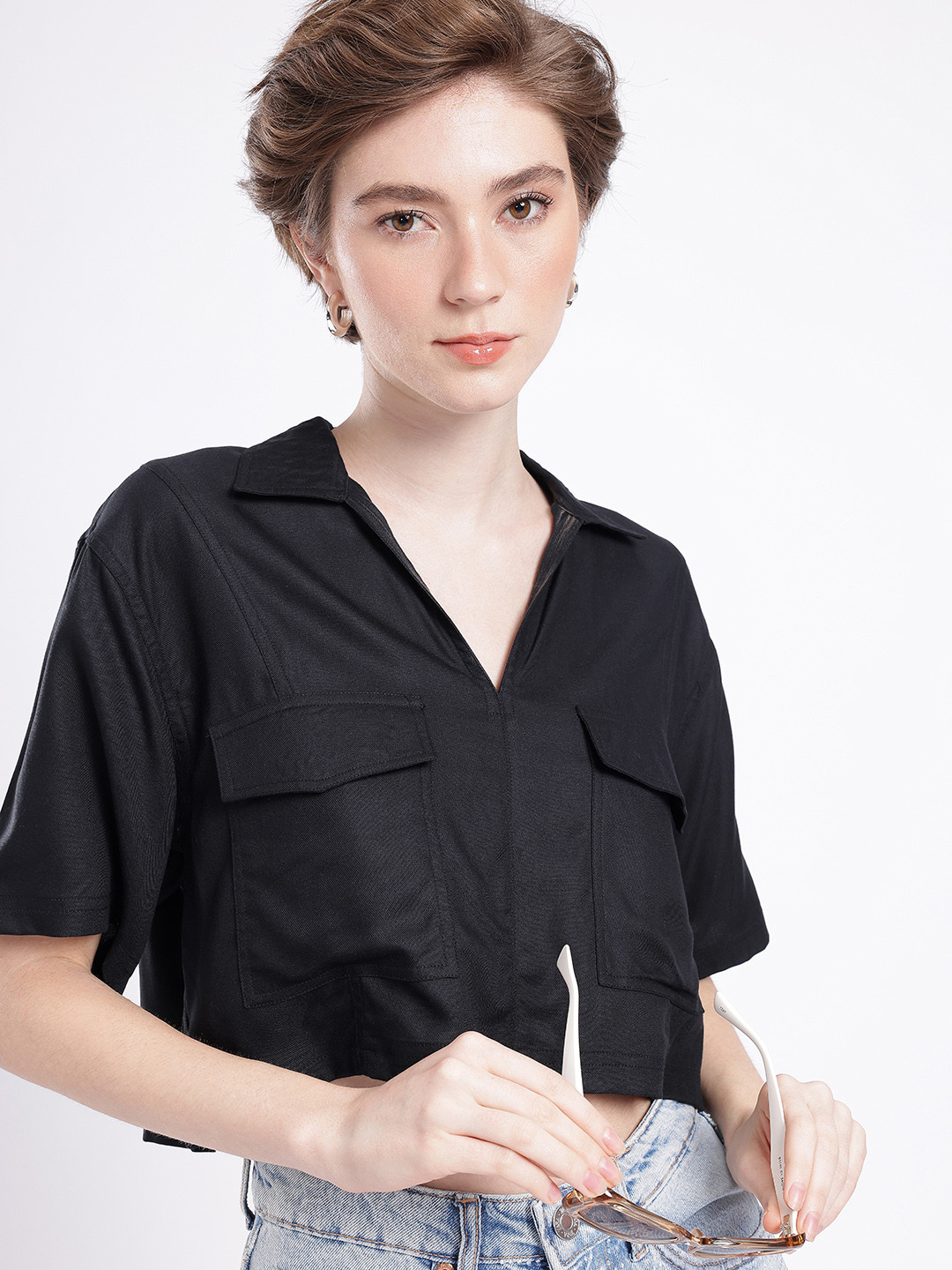 

glitchez Classic Vibe Shirt Collar Boxy Cropped Top, Black