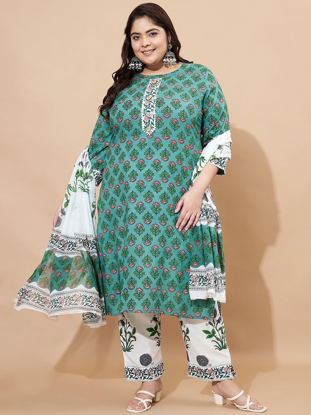 

Vbuyz Women Floral Printed Regular Kurta with Palazzos & With Dupatta, Green