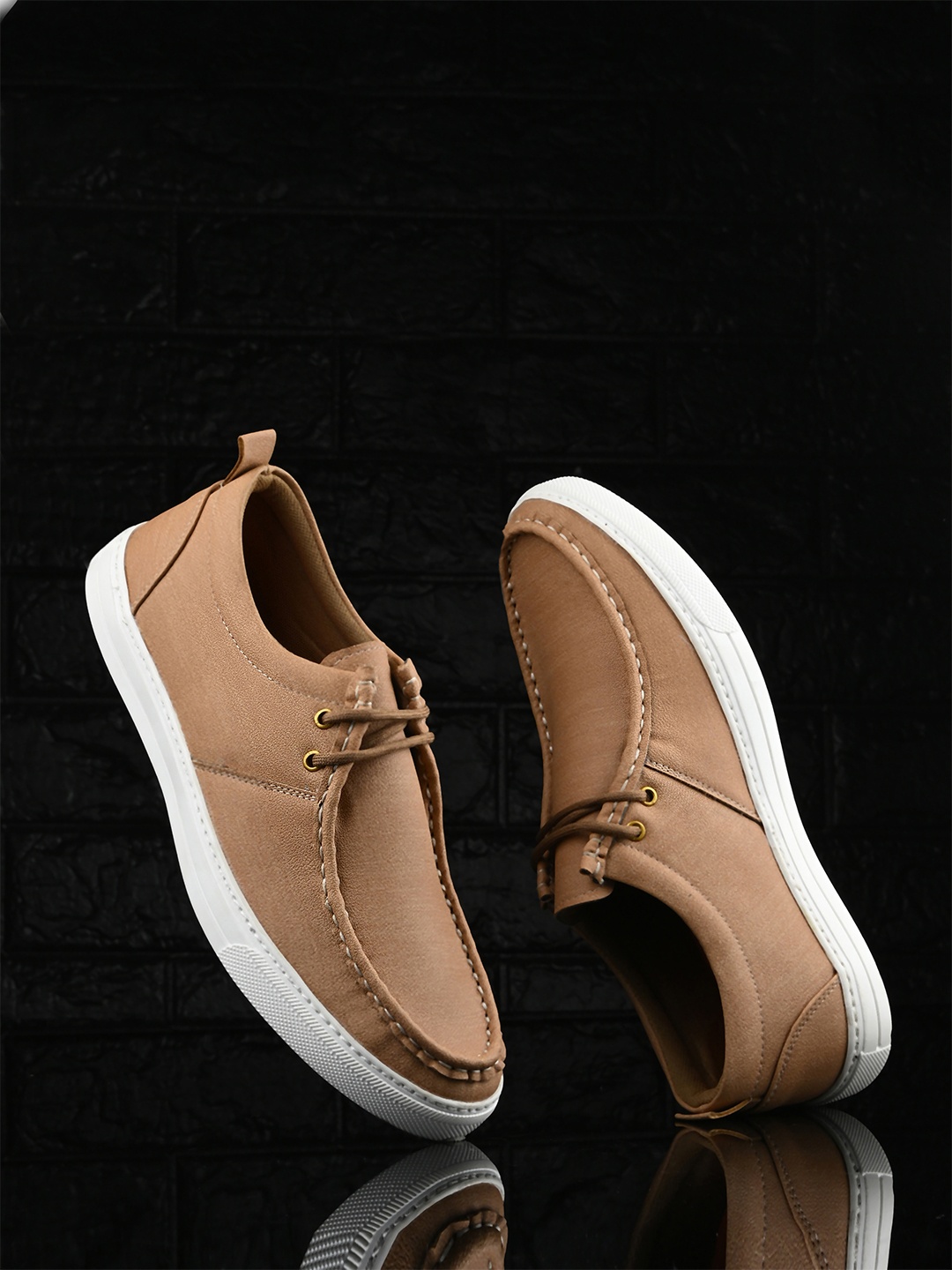 

SERVER Men Round Toe Boat Shoes, Tan