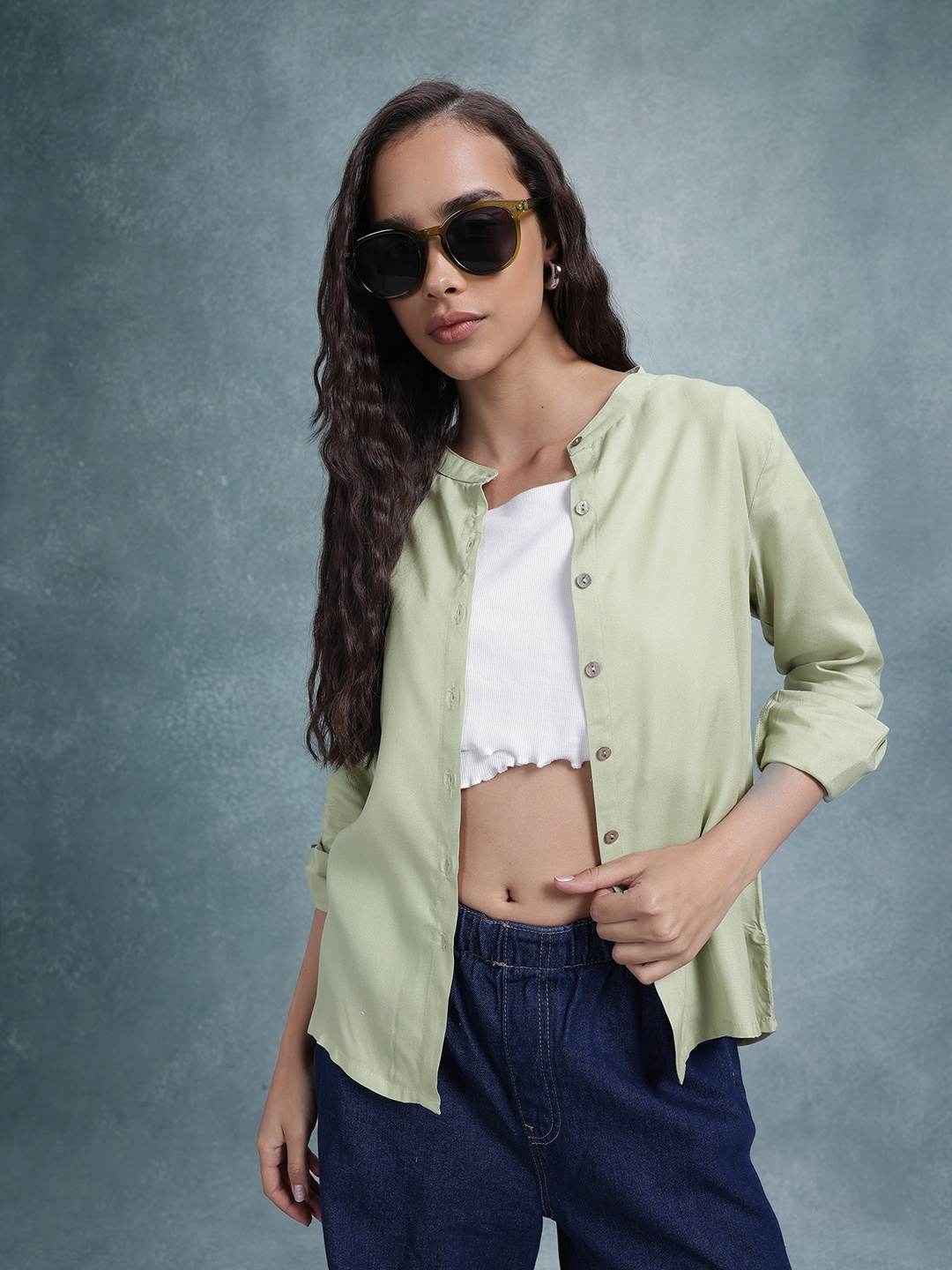 

The Roadster Life Co. Mandarin Collar Opaque Casual Shirt, Green