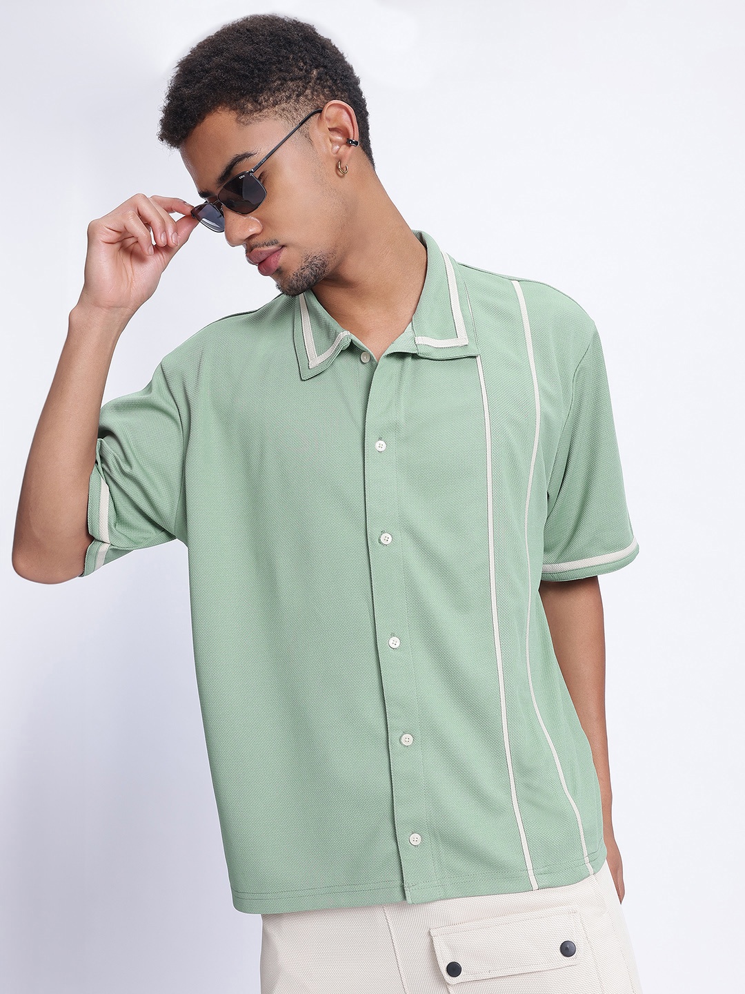 

glitchez Layered Drip Textured Panelled Oversized Shirt, Green