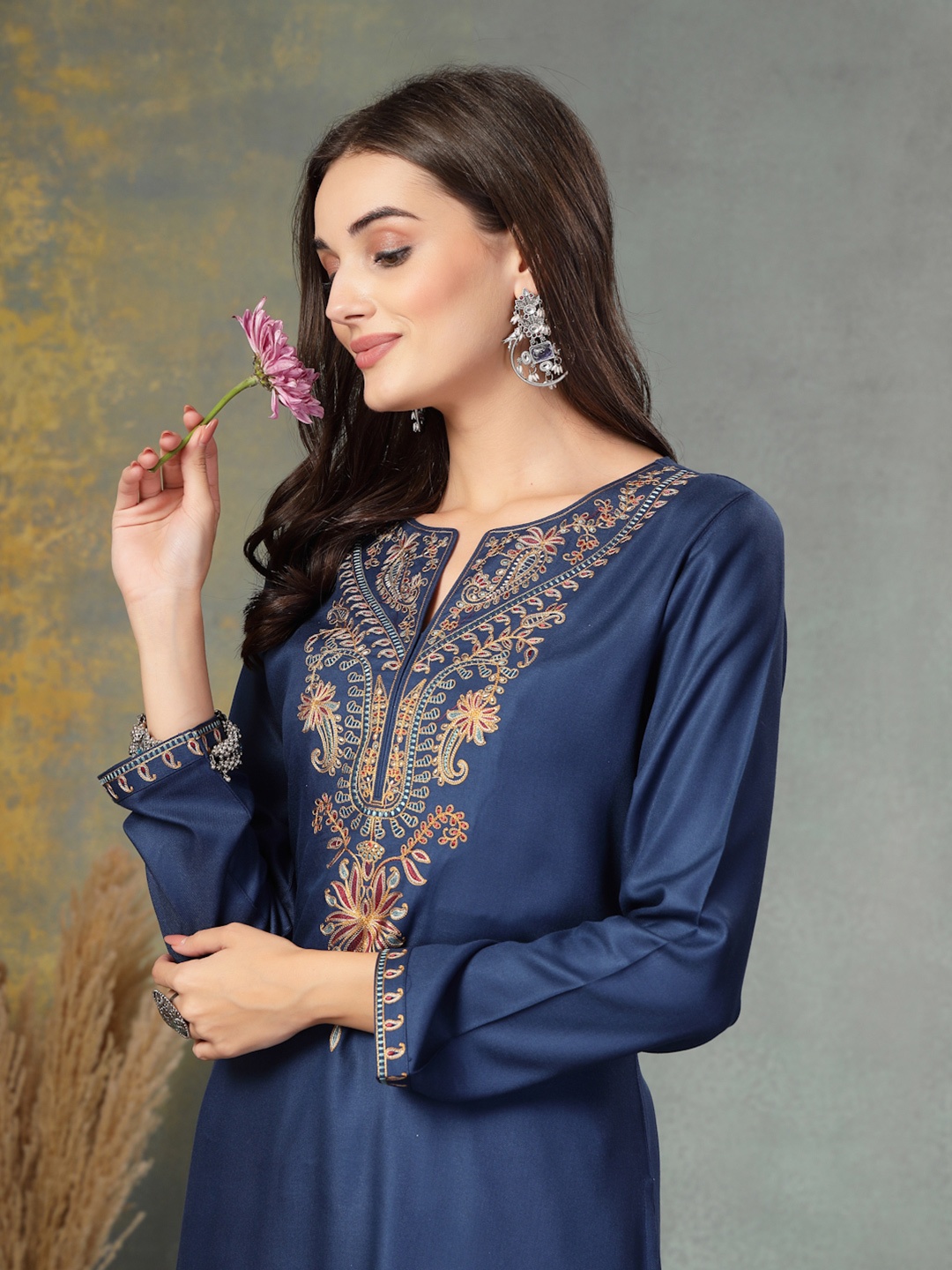 

Nayam By Lakshita Women Embroidered Regular Thread Work Kurta with Palazzos, Blue