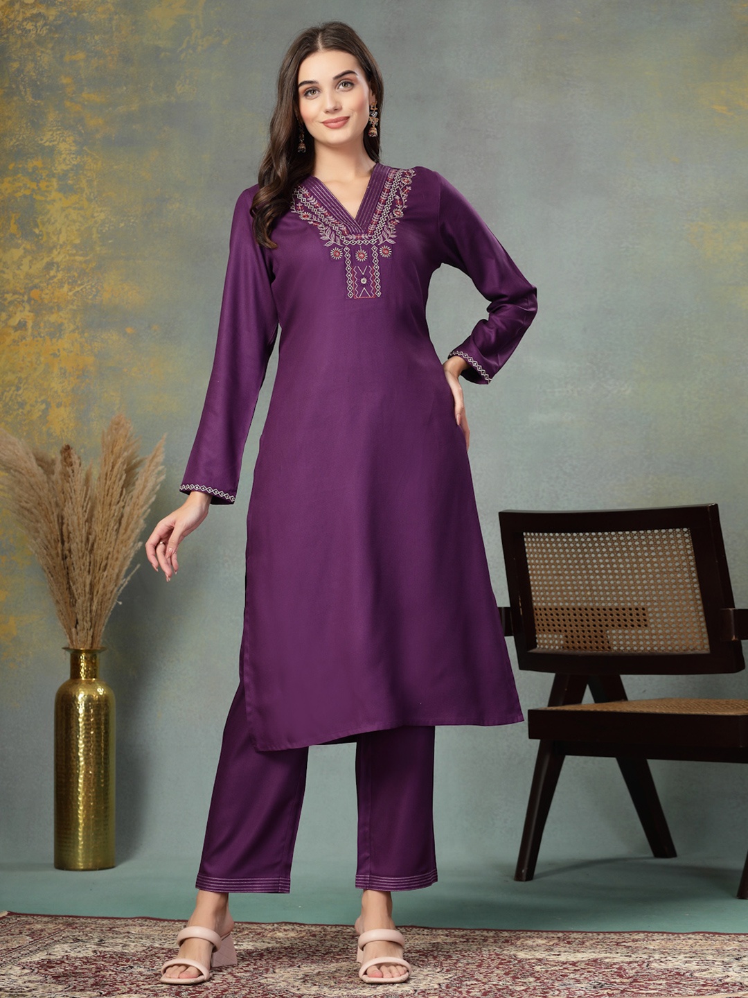 

Nayam By Lakshita Women Embroidered Regular Thread Work Kurta with Trousers, Purple