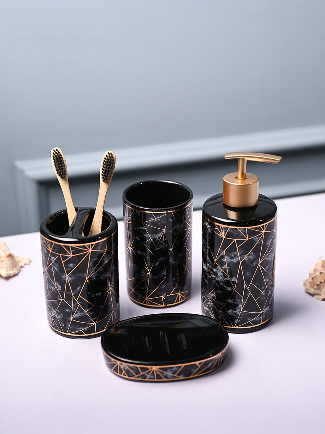 

MARKET99 Black & Gold Toned 4 Pieces Abstract Printed Ceramic Bath Accessories Set