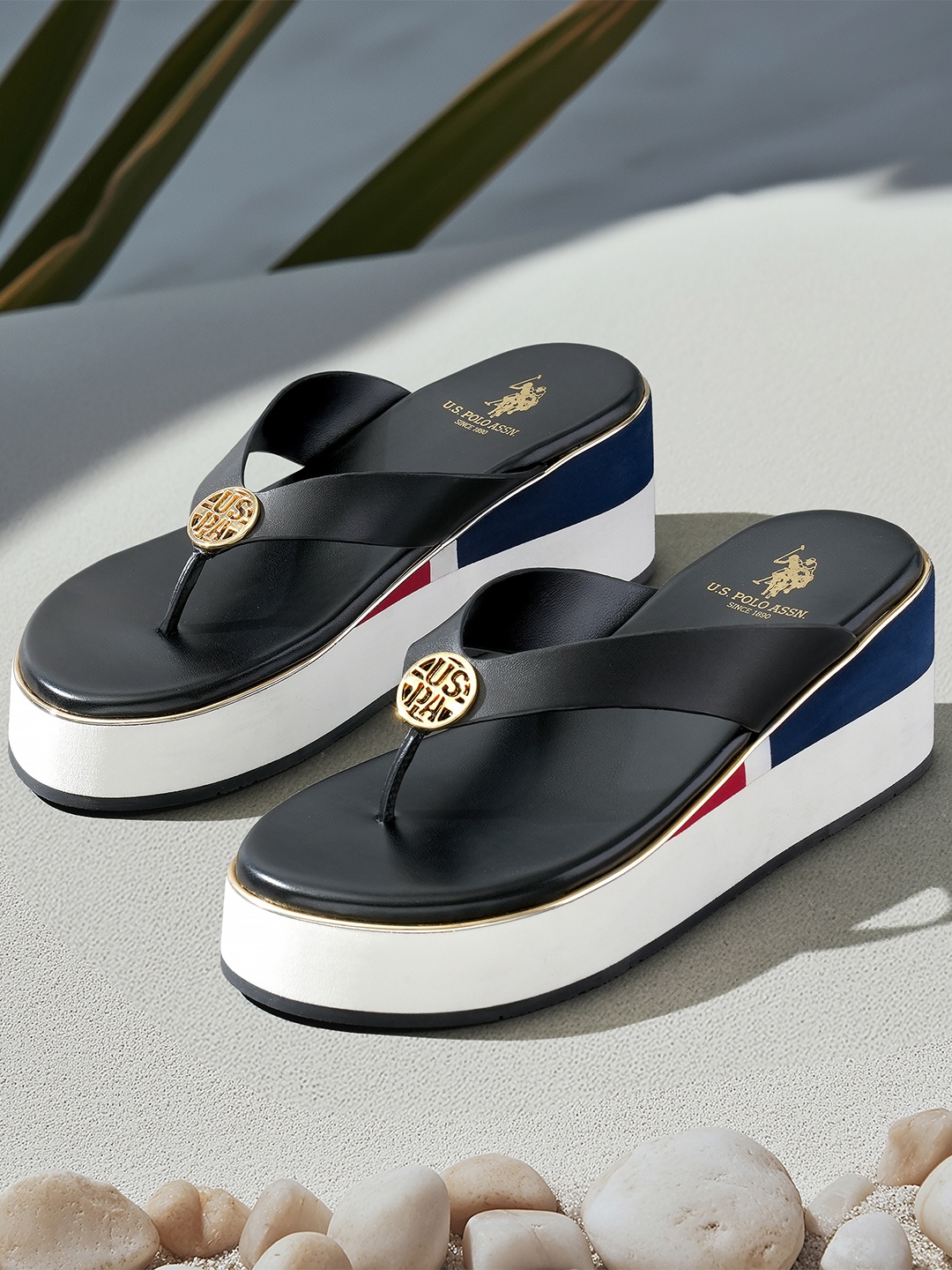 

U.S. Polo Assn. Women T-Strap Flats, Black