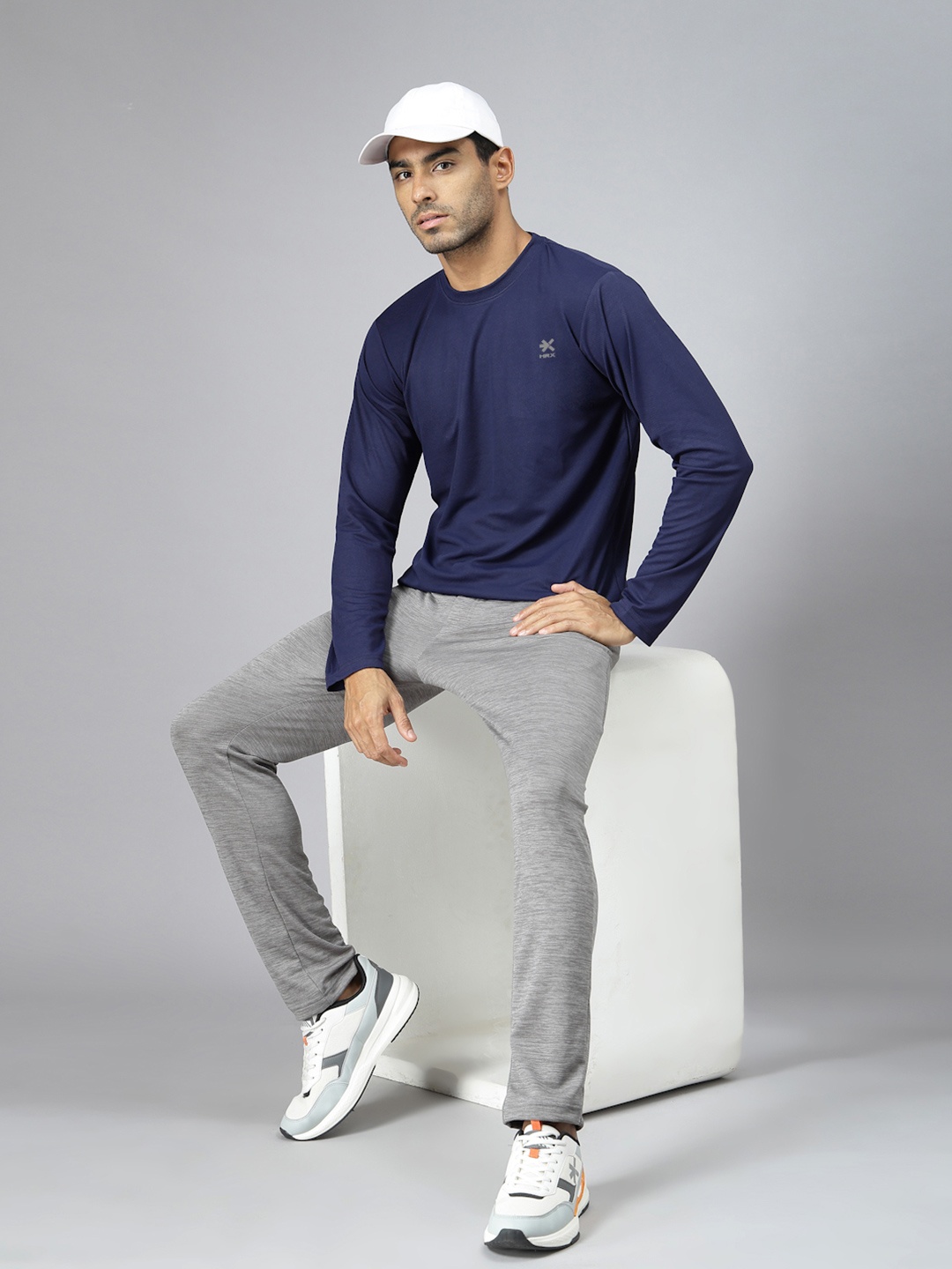 

HRX by Hrithik Roshan Men Solid Round Neck Rapid-Dry Training T-shirt, Navy blue