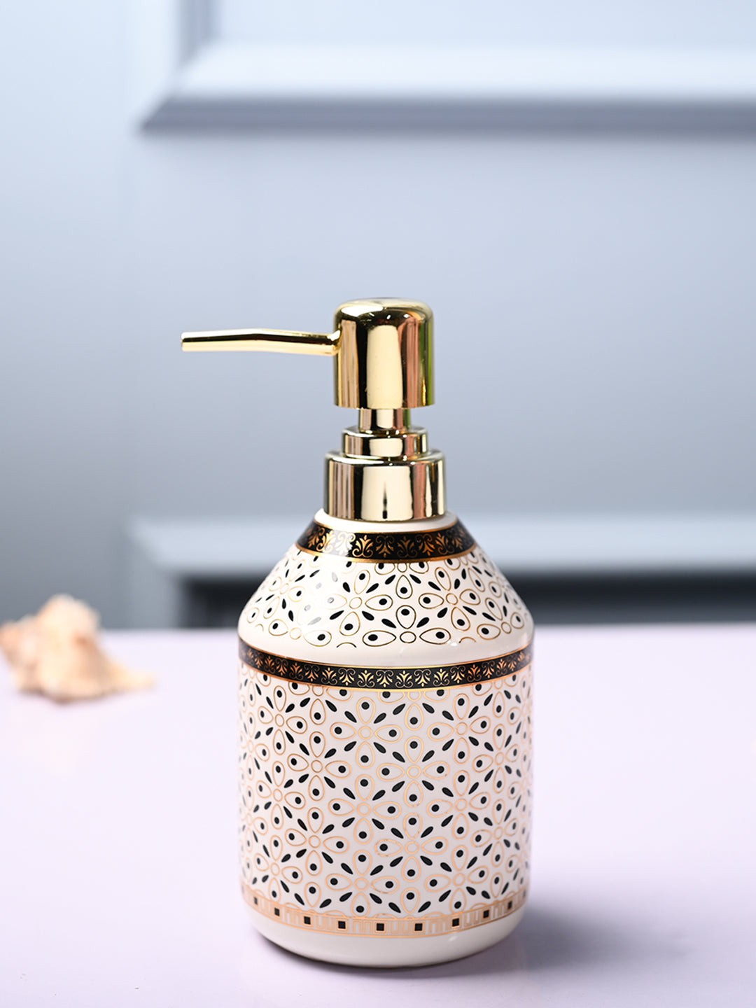 

MARKET99 Off White & Black Geometric Printed Ceramic Waterproof Soap Dispenser - 550 ml