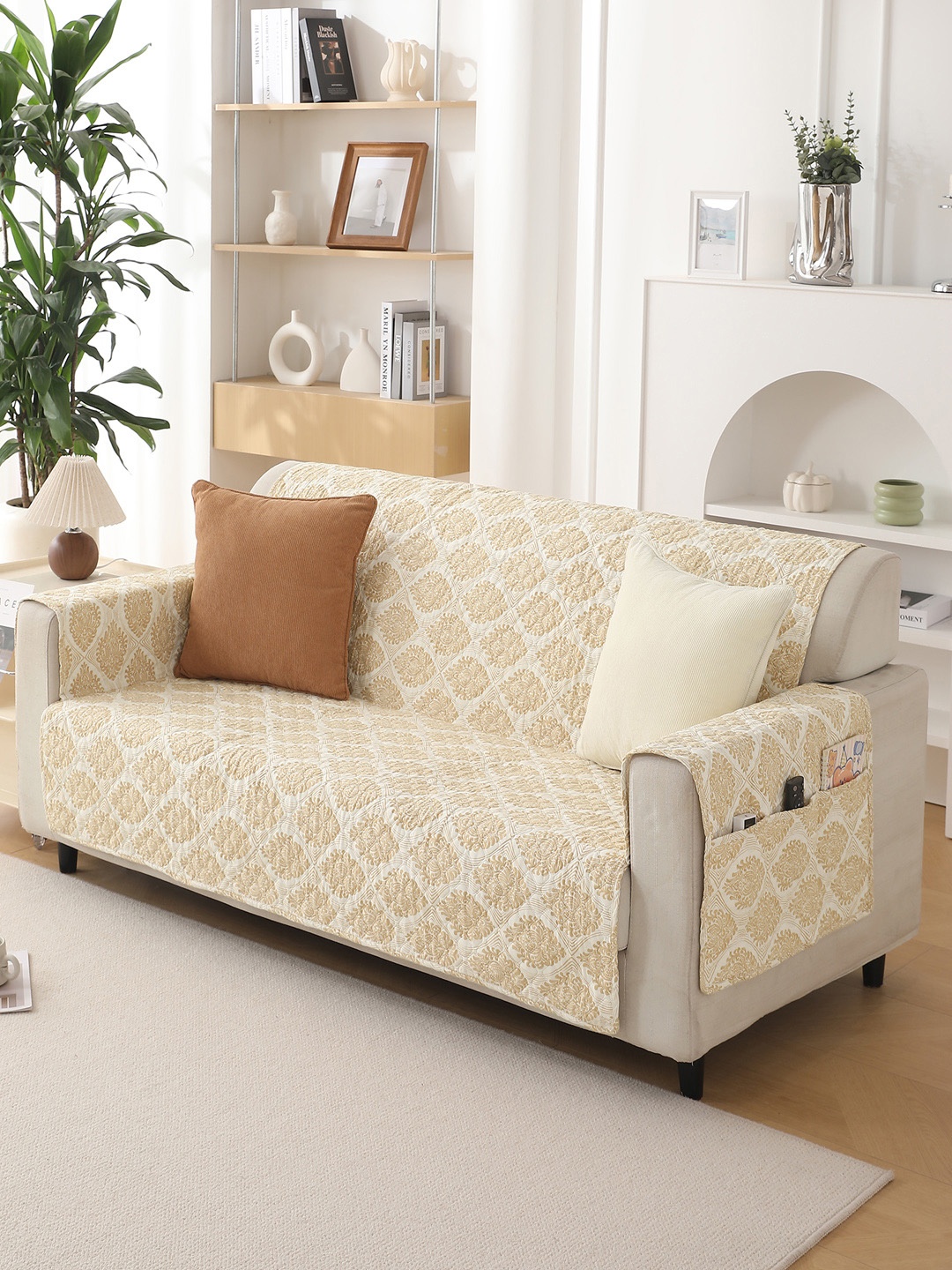 

HOKIPO Off White & Beige Printed Polyester 1 Piece Sofa Cover