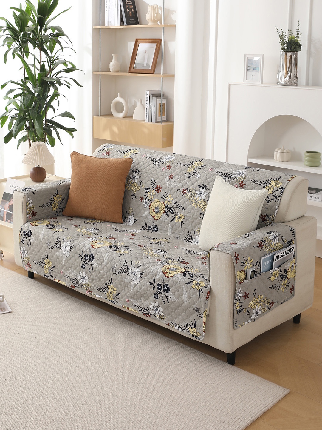 

HOKIPO Grey & Black Printed Polyester 1 Piece Sofa Cover