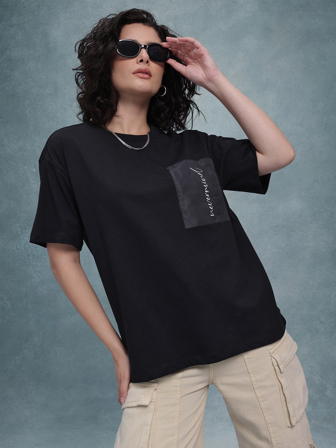 

The Roadster Life Co. Drop-Shoulder Sleeves Oversized T-shirt, Black
