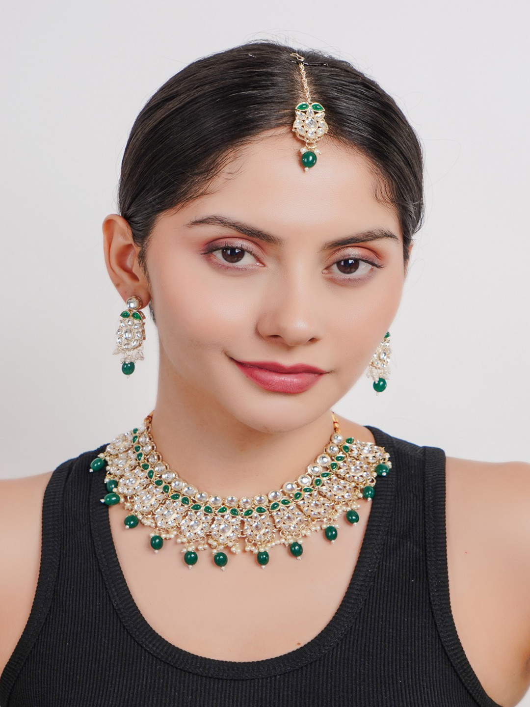 

Divisha Gold-Plated Jewellery Set