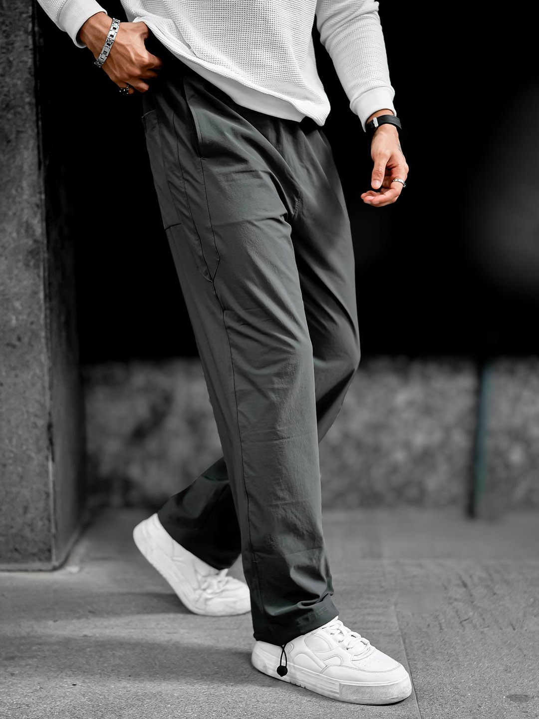 

Maniac Men Relaxed Mid-Rise Regular Trousers, Grey