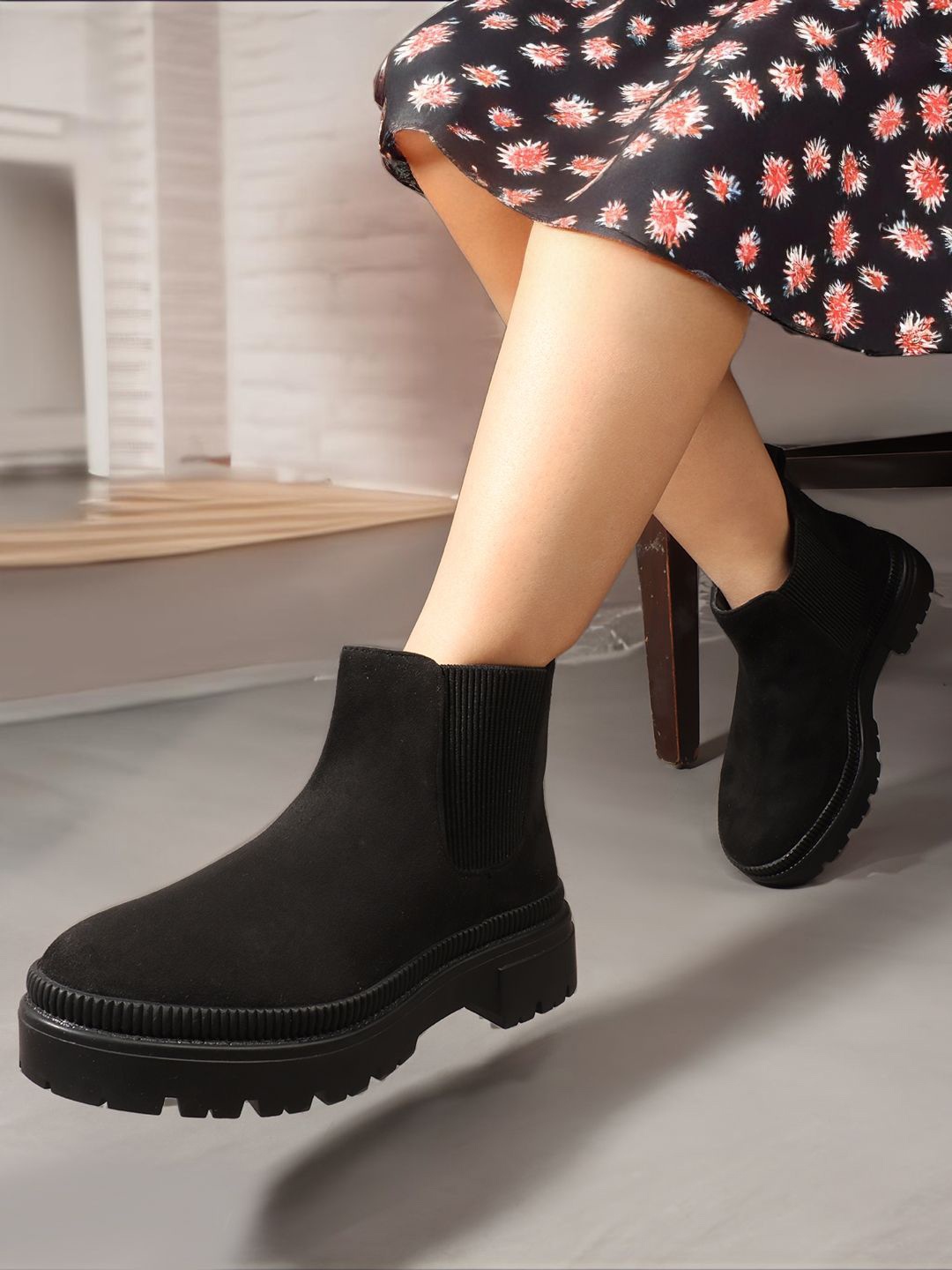 

ELLE Women Chelsea Boots, Black