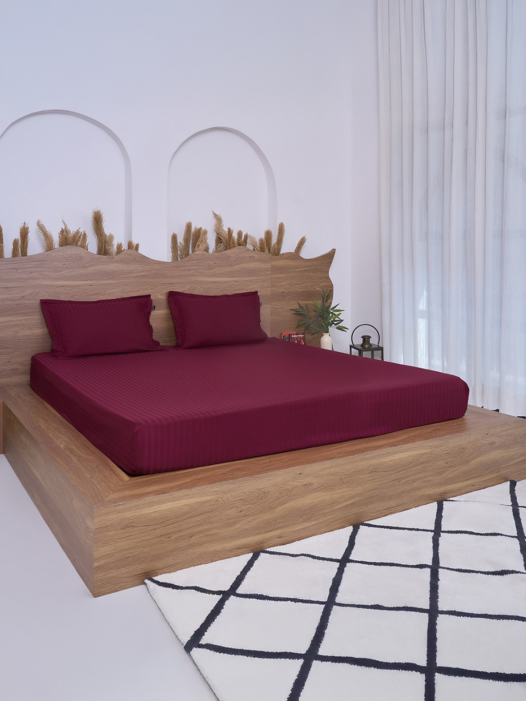 

BELIHODE Premium Red Striped Fitted Cotton 300 TC King Bedsheet Set