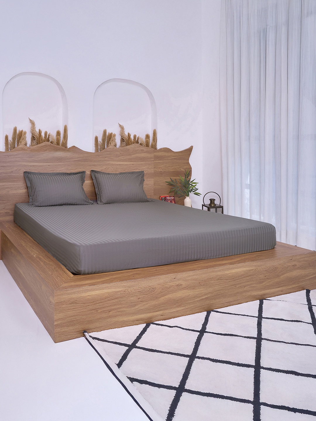 

BELIHODE Premium Grey Striped Fitted Cotton 300 TC King Bedsheet Set