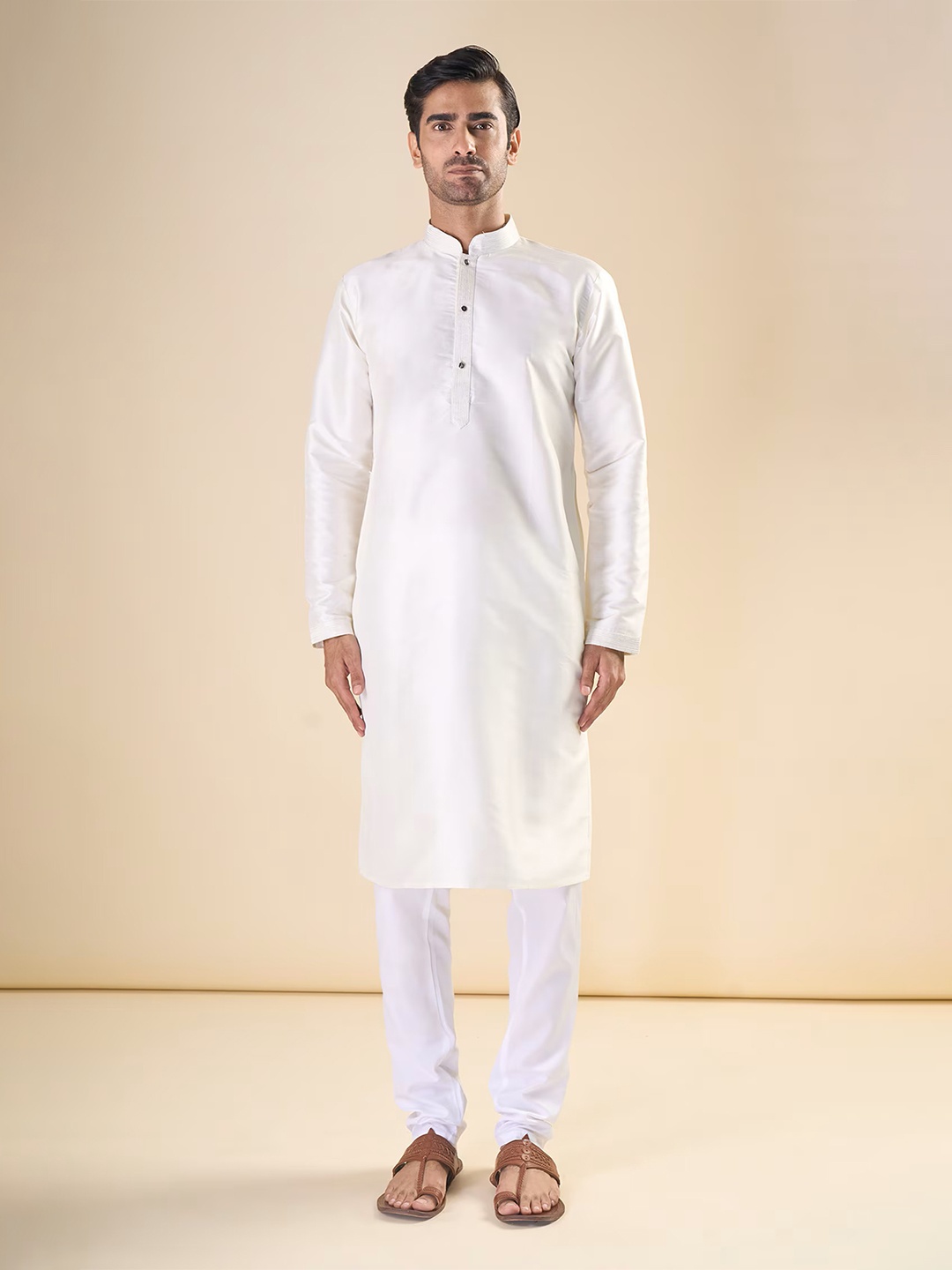 

OUTLUK Men Regular Pure Silk Kurta with Pyjamas, White