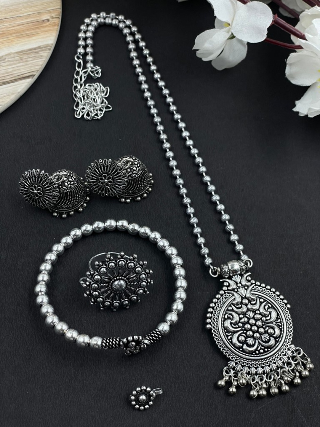 

NAMAN ARTS Silver Plated Oxidised Jewellery Set