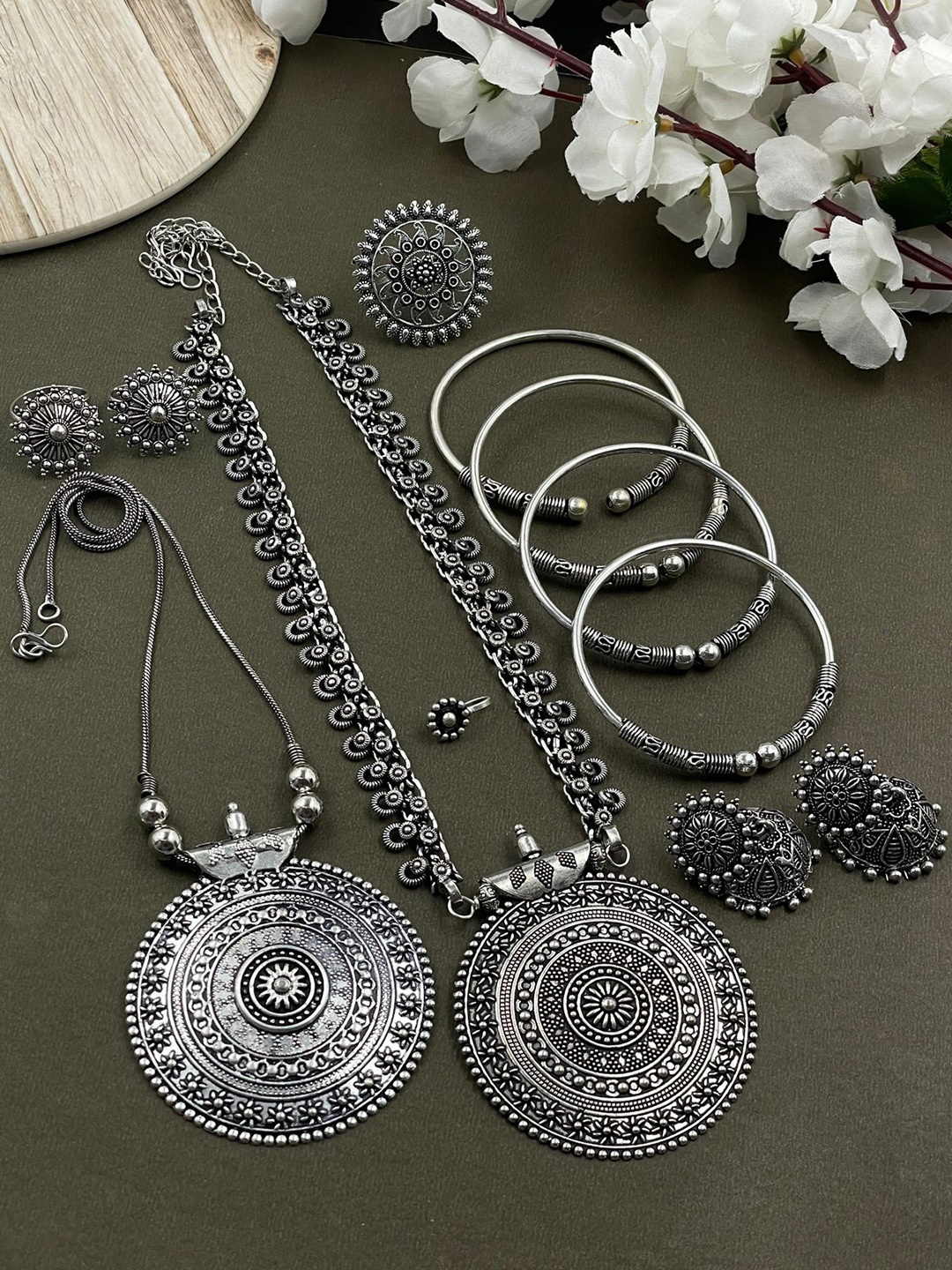 

NAMAN ARTS Silver Plated Oxidised Jewellery Set