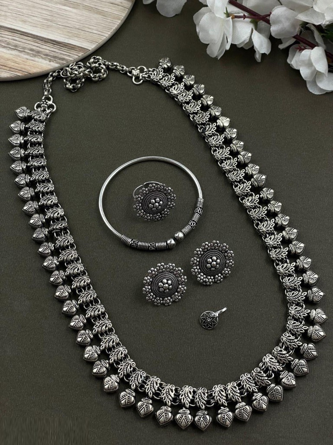 

NAMAN ARTS Silver Plated Oxidised Jewellery Set