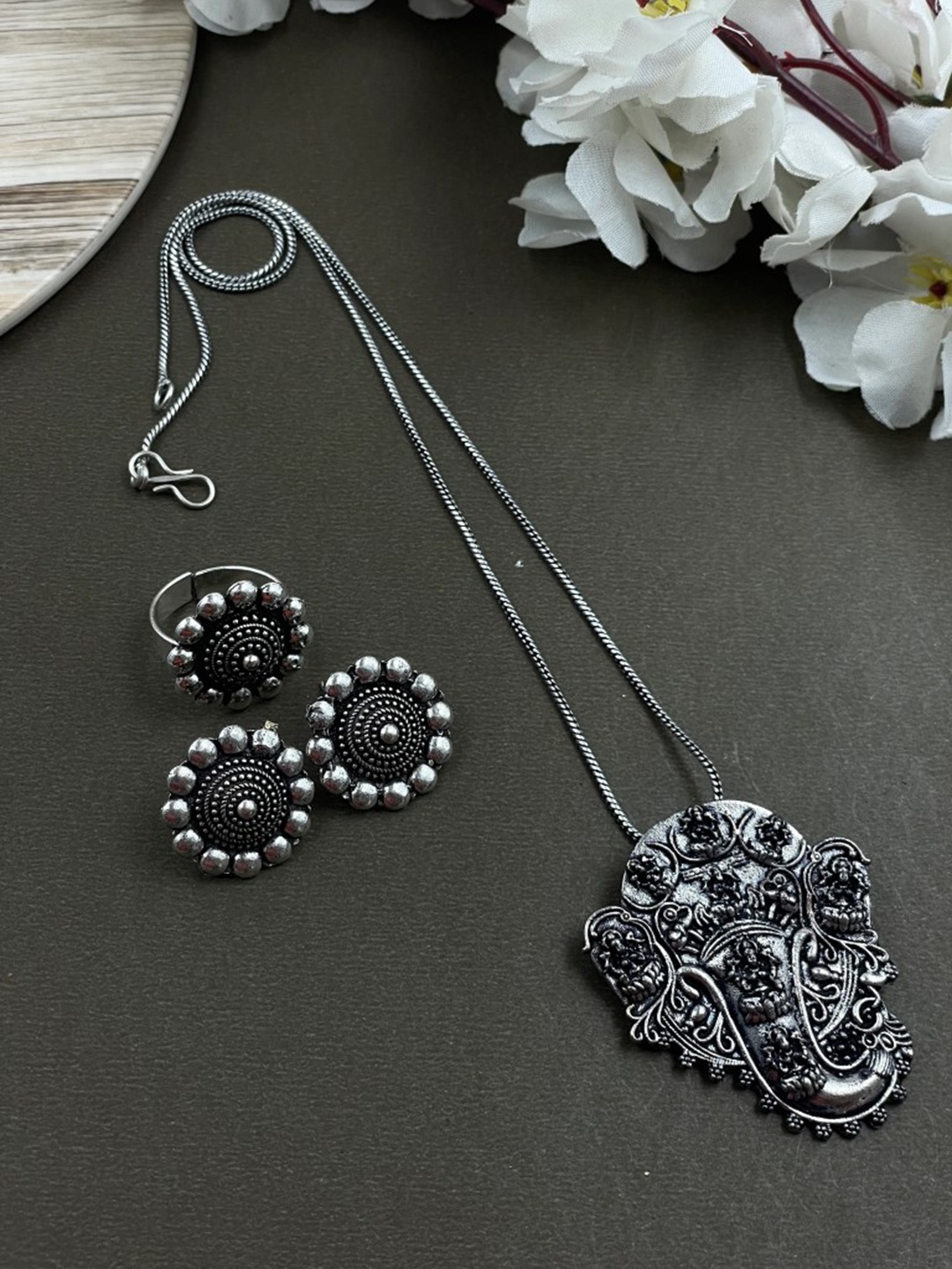 

NAMAN ARTS Aaliya Silver Plated Oxidised Jewellery Set