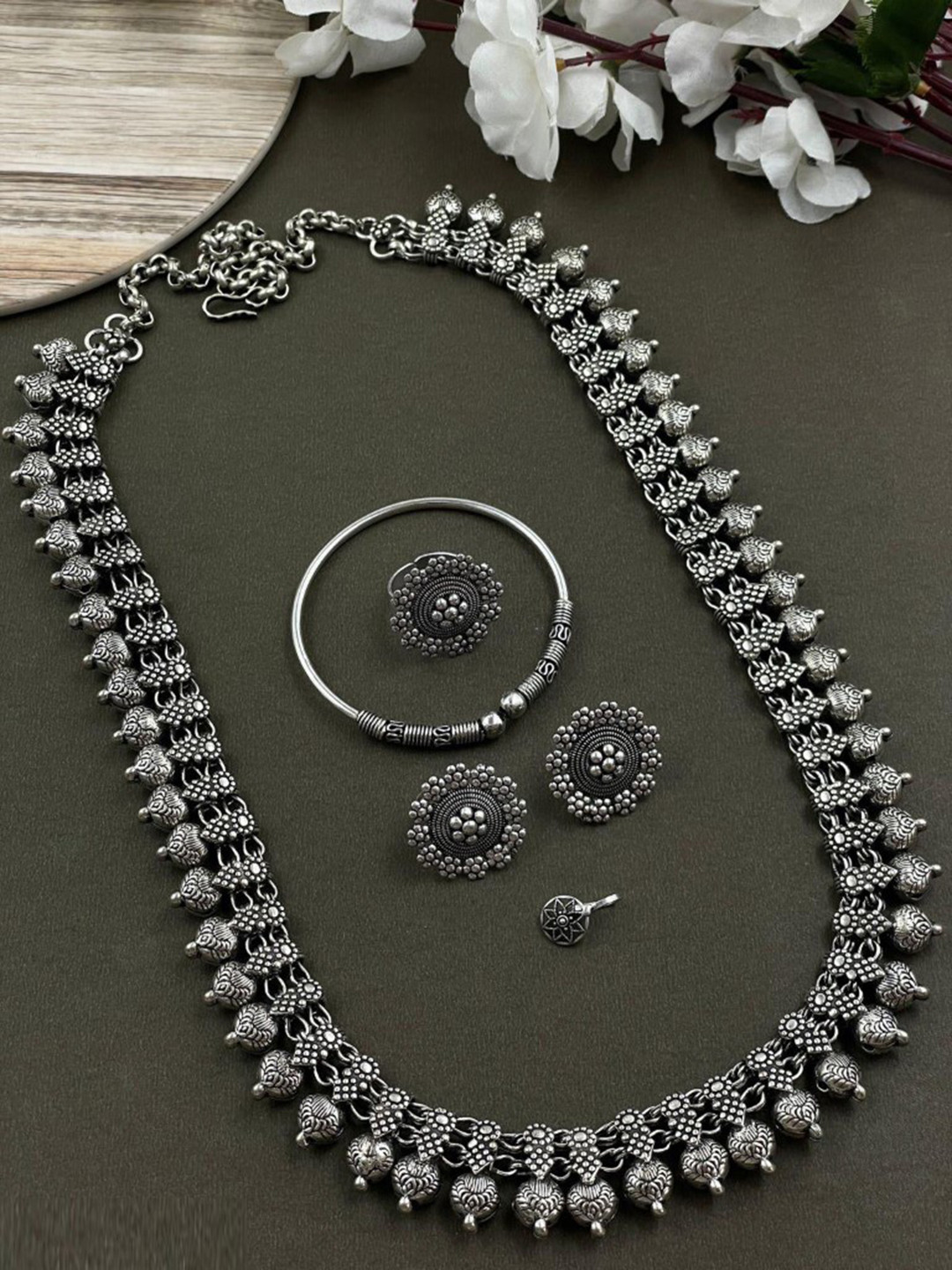 

NAMAN ARTS Silver Plated Oxidised Jewellery Set