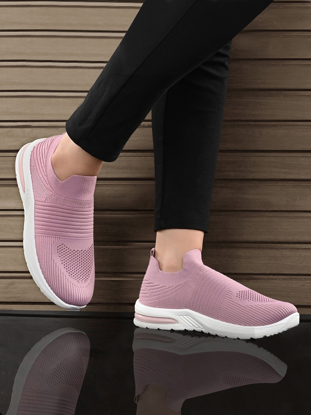 

Layasa Women Round Toe Slip-On Sneakers, Pink