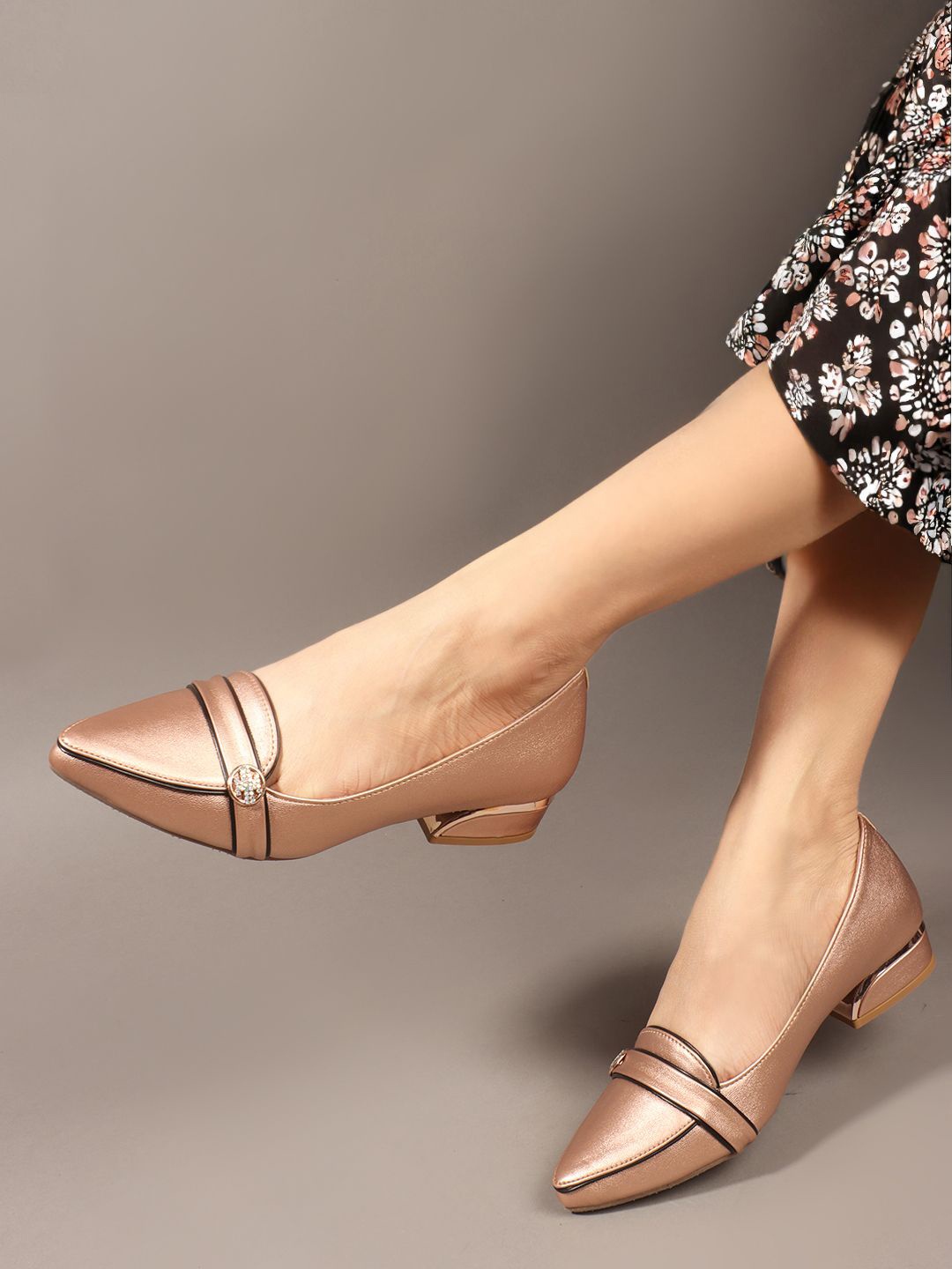 

Carlton London Women Party Block Pumps, Rose gold