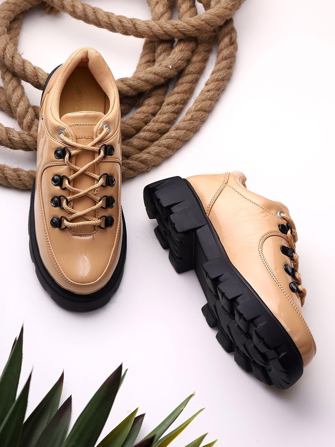 

TRASE Women Lace-Ups Sneakers, Beige