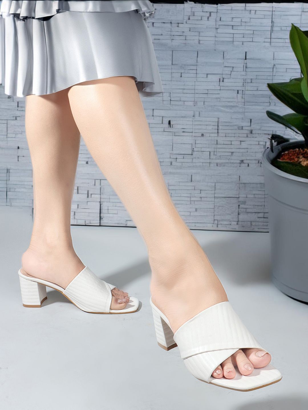 

Mast & Harbour Women Block Heel Sandals, White