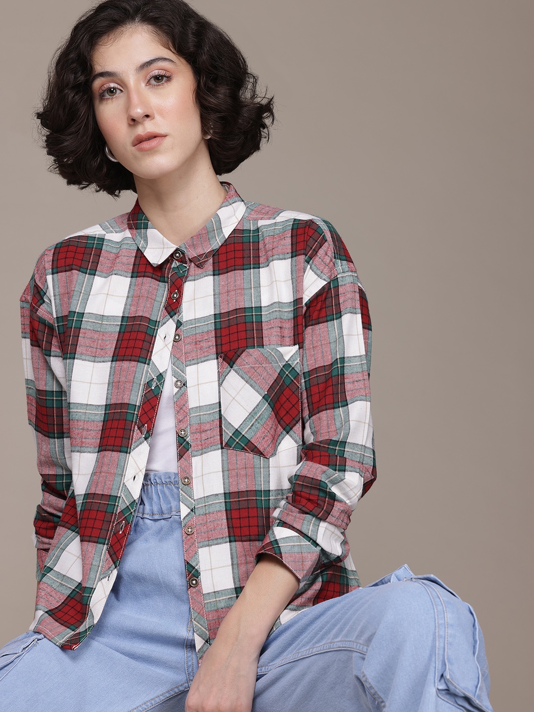 

The Roadster Lifestyle Co. Checked Slim Collar Pure Cotton Casual Shirt, Off white