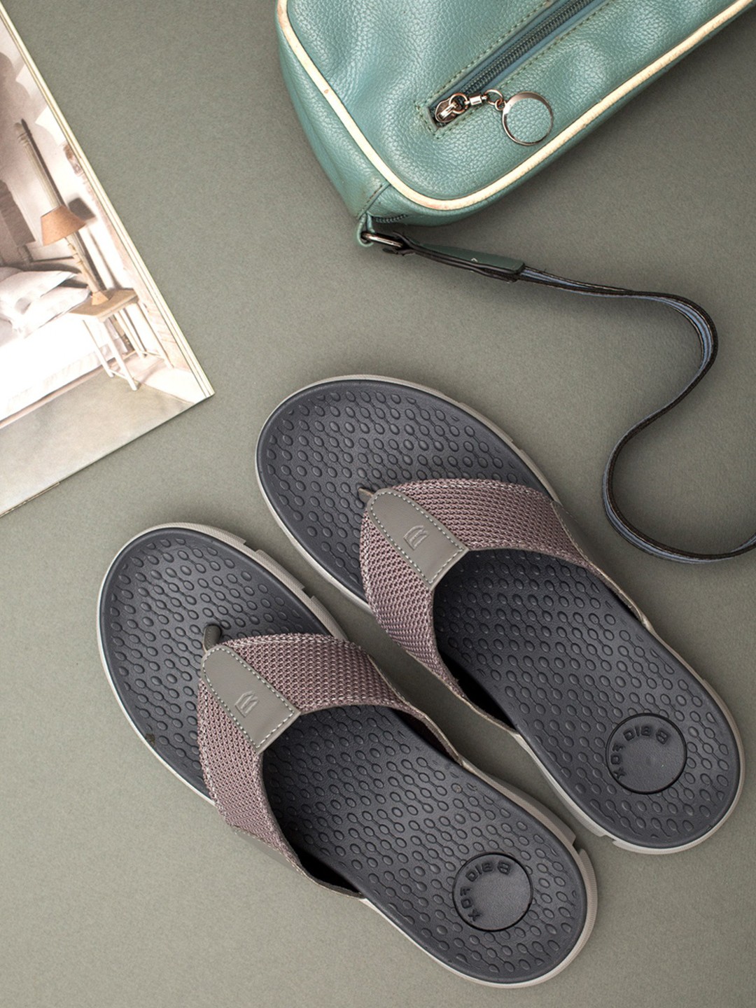 

Big Fox Men Slip-On Flip Flops, Grey