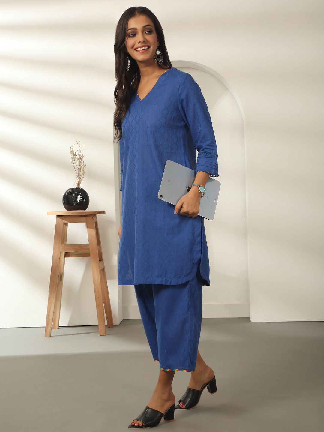 

Likha Women Regular Pure Cotton Kurta with Palazzos, Blue