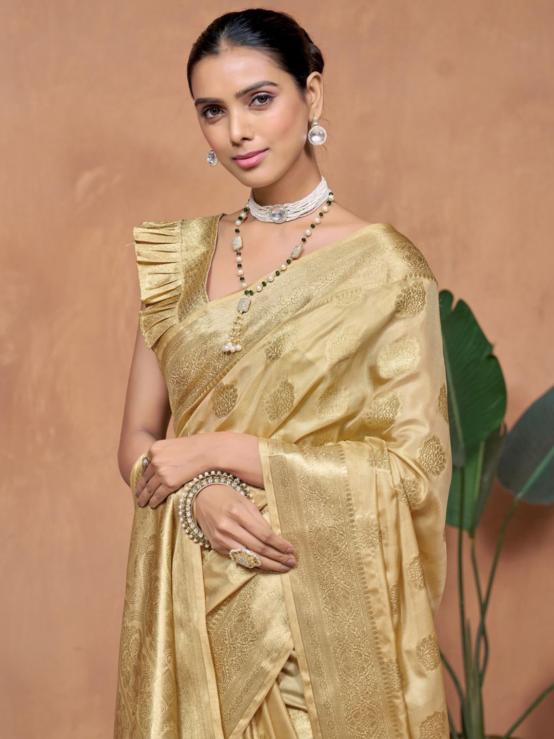 

Mitera Woven Design Zari Silk Blend Banarasi Saree, Gold