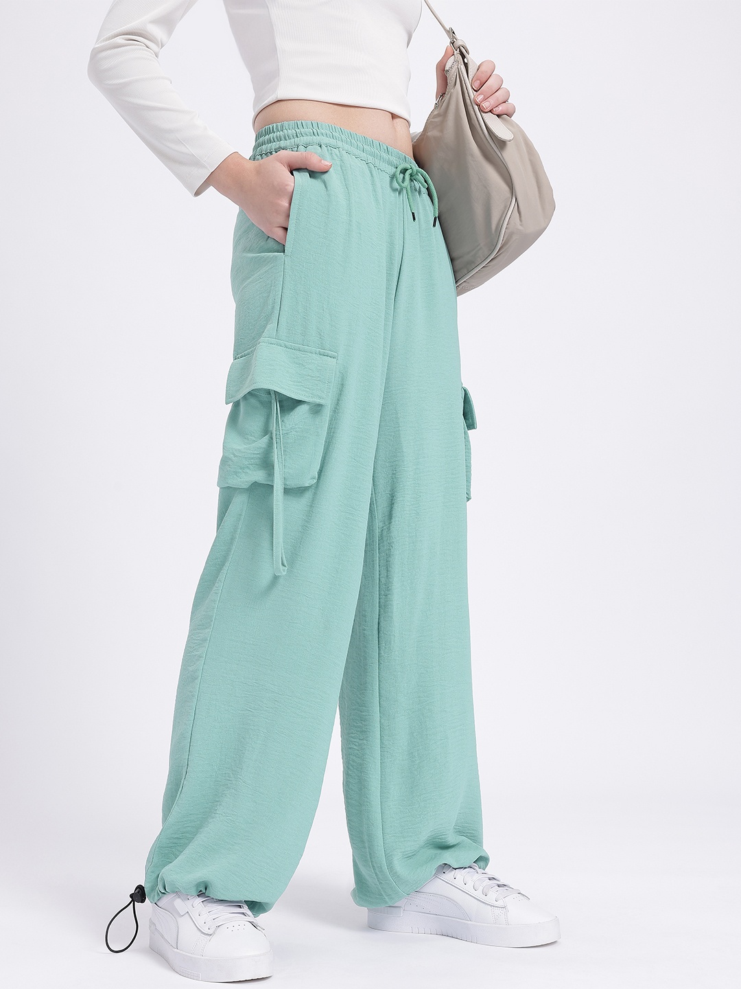

glitchez Women Crinkled Couture Cargo-Style Parachute Trousers, Green