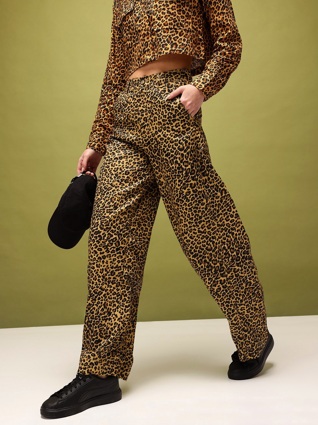 

glitchez Women Leopard Chic Print Barrel Fit Trousers, Mustard