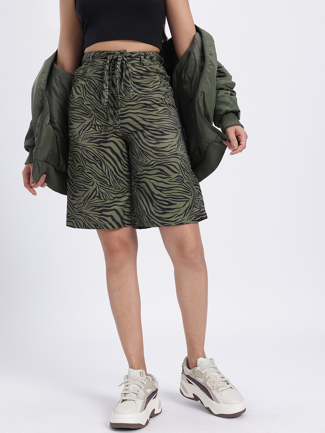 

glitchez Women Savanna Sprint Printed High Rise Baggy Fit Jorts, Green