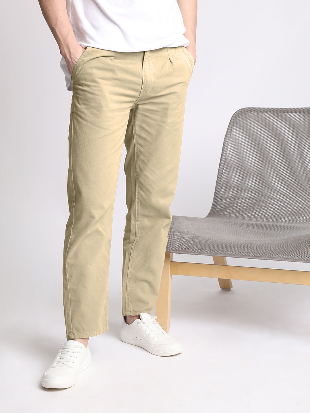 

The Roadster Lifestyle Co Relaxed Fit Mid Rise Trouser, Beige