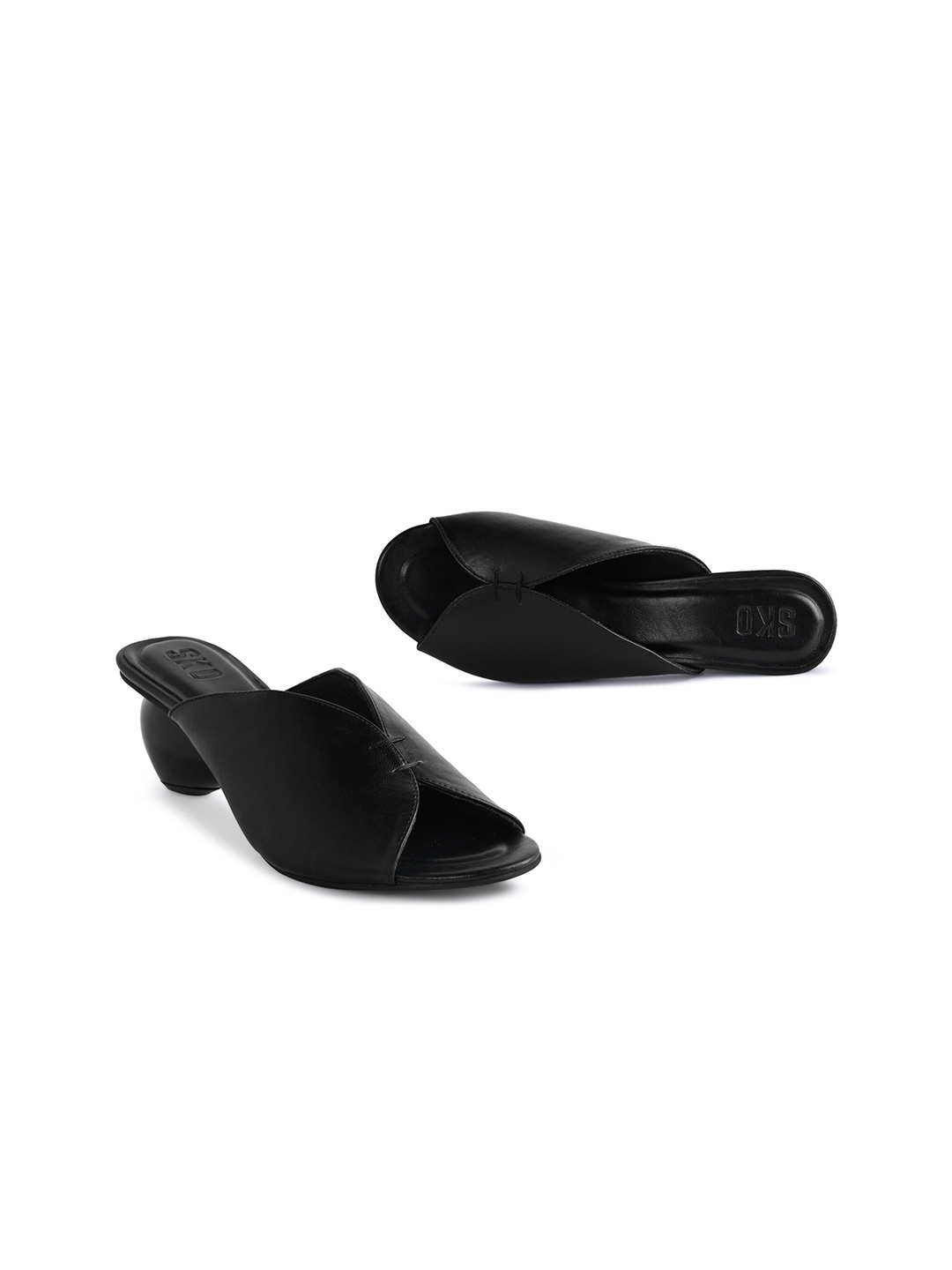 

SKO Block Sandals with Bows, Black