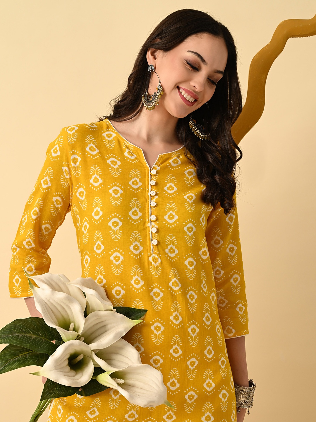 

METAFAB Printed Straight Kurtas, Yellow