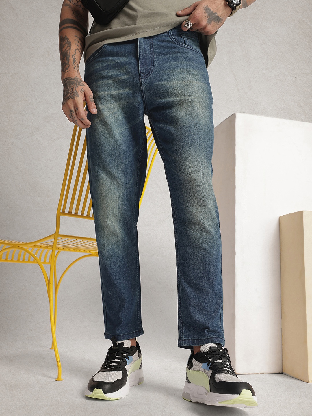 

WROGN Men Slim Ankle Fit Vintage Wash Heavy Fade Stretchable Jeans, Blue