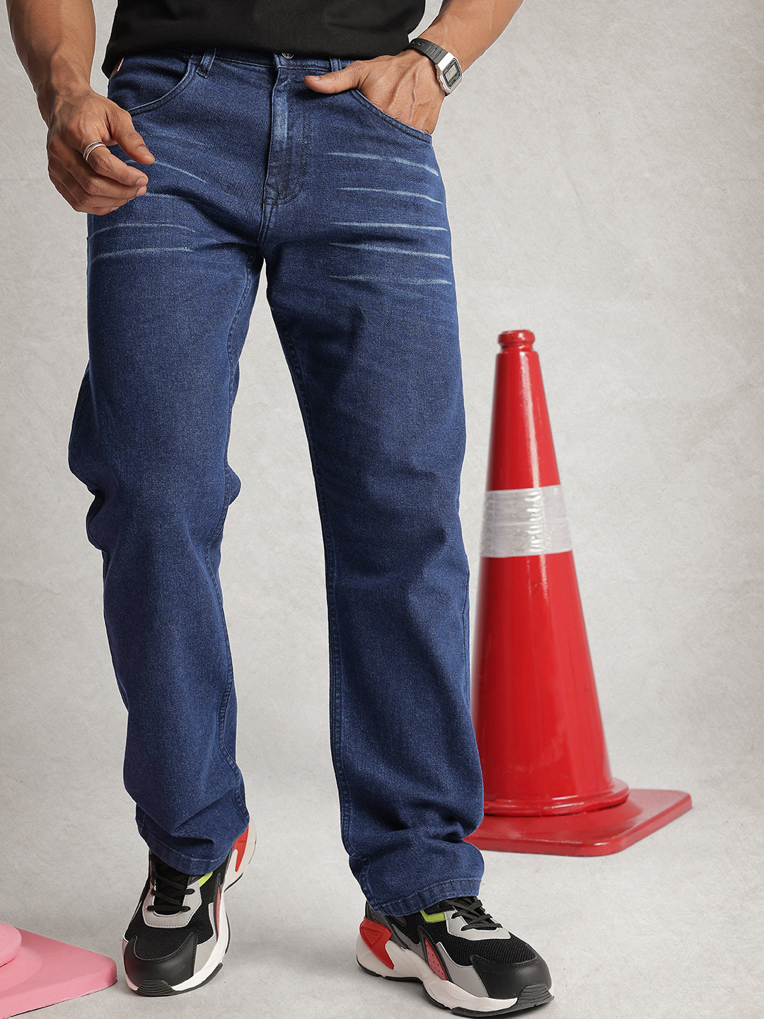 

WROGN Men Anti Low Distress Light Fade Stretchable Jeans, Blue