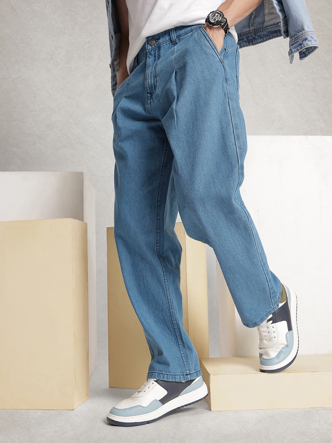 

WROGN Men Loose Fit Pleated Pure Cotton Jeans, Blue