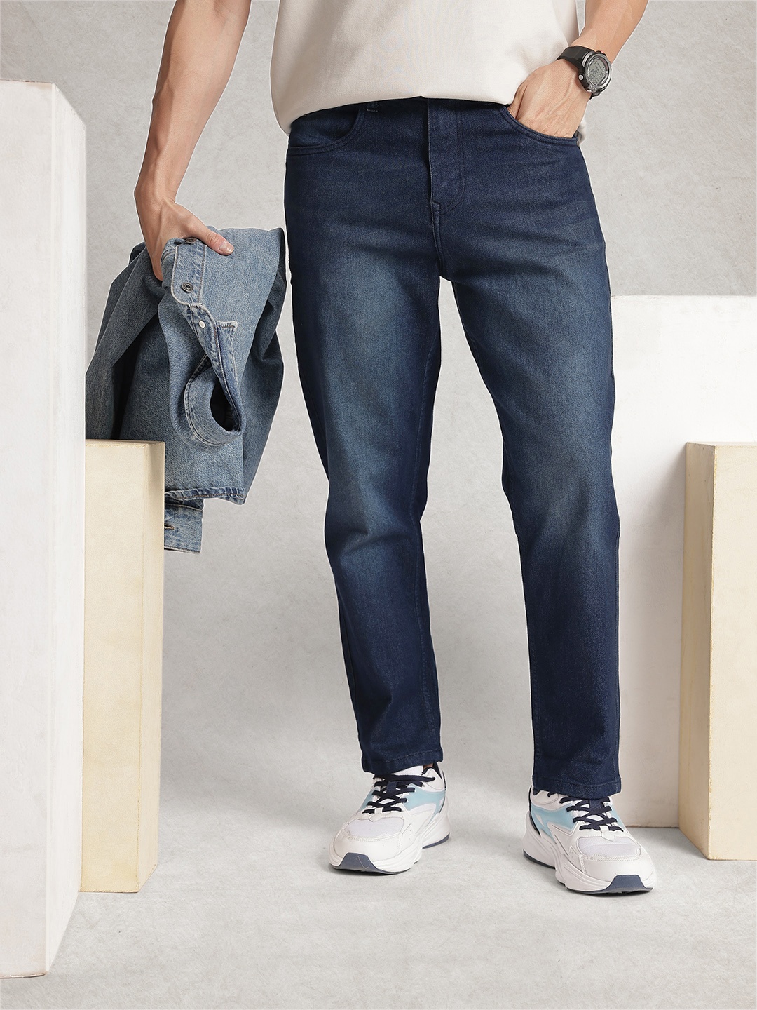 

WROGN Men Slim Fit Light Fade Stretchable Jeans, Blue