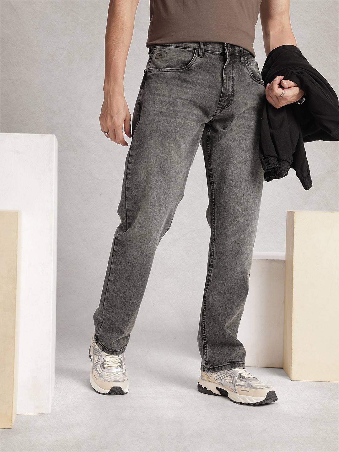 

WROGN Men Anti Fit Light Fade Stretchable Jeans, Grey