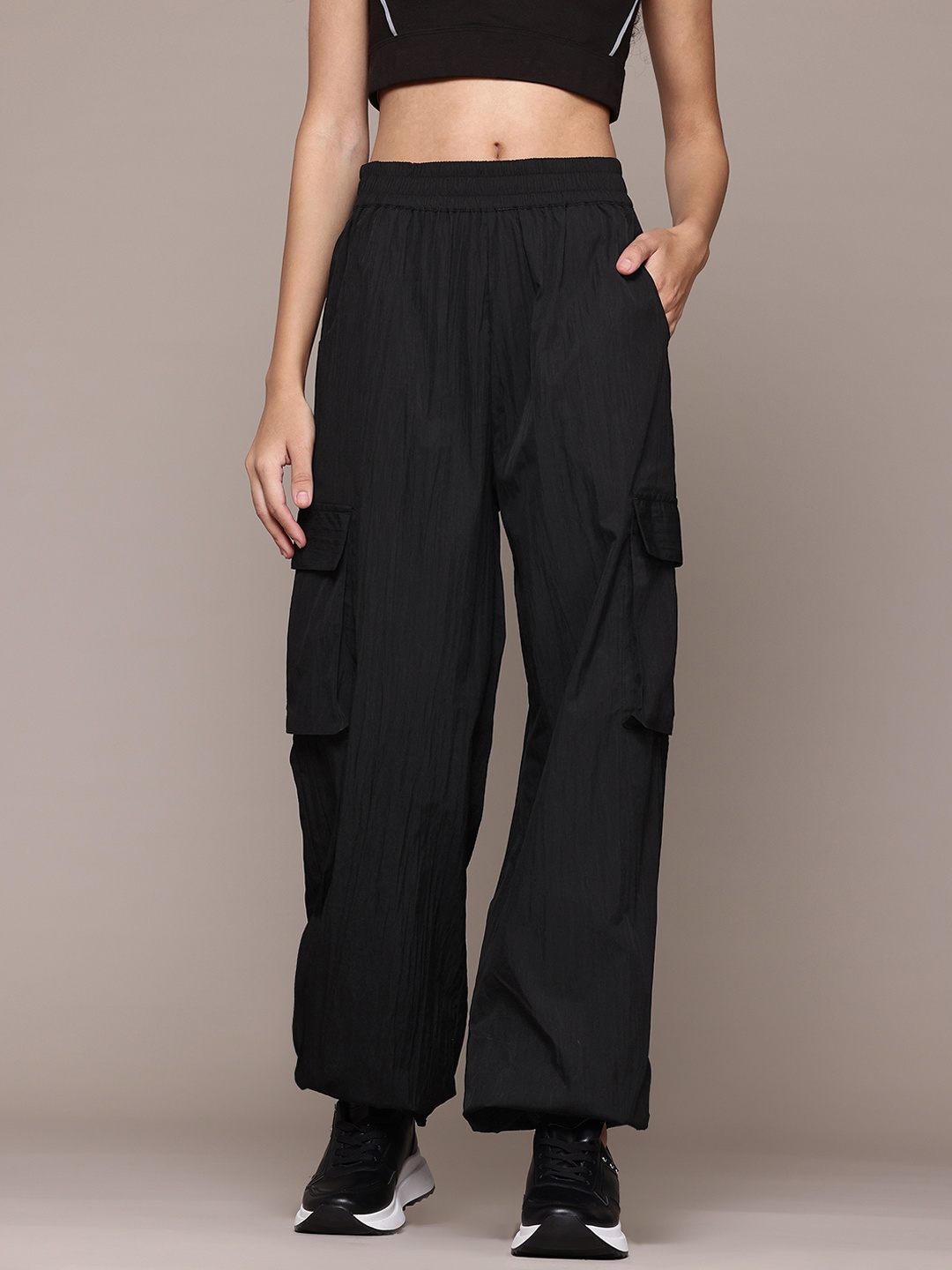 

The Roadster Lifestyle Co. Women Relaxed Joggers Trousers, Black