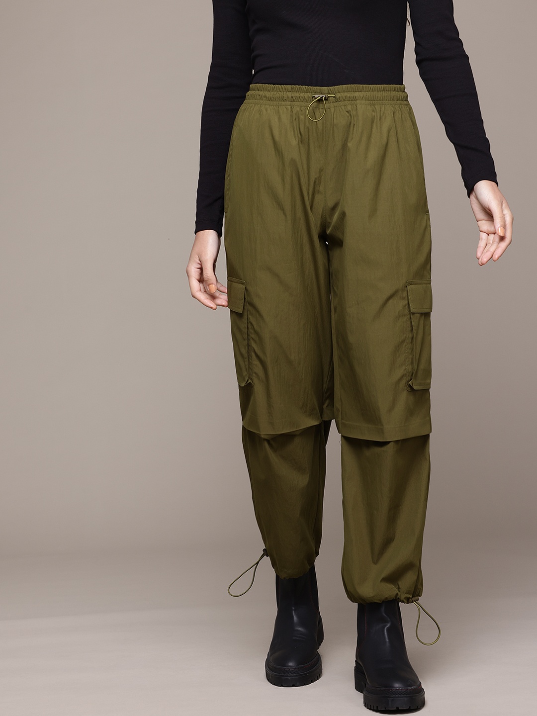 

The Roadster Lifestyle Co. Women Relaxed Loose Fit High-Rise Parachute Trousers, Olive